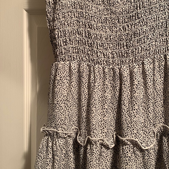 Dress - Picture 2 of 4